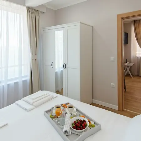 Mary Homes نيسيبار