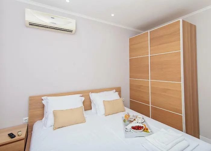 公寓 Mary Homes 内塞伯尔